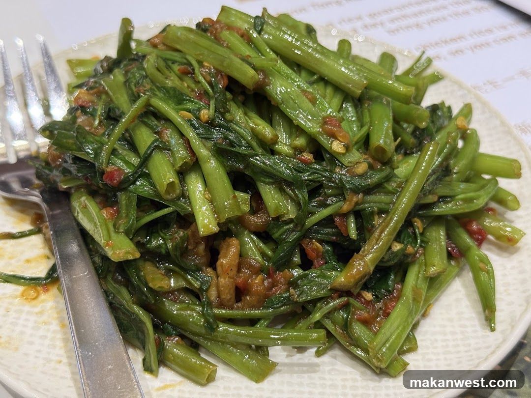 Stir-fried Water Spinach with Chili Oil
