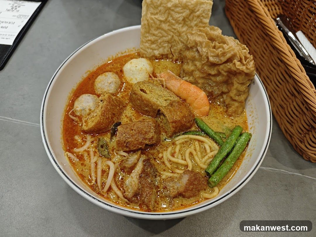 Noodle Bowl with Curry and Tofu Puffs