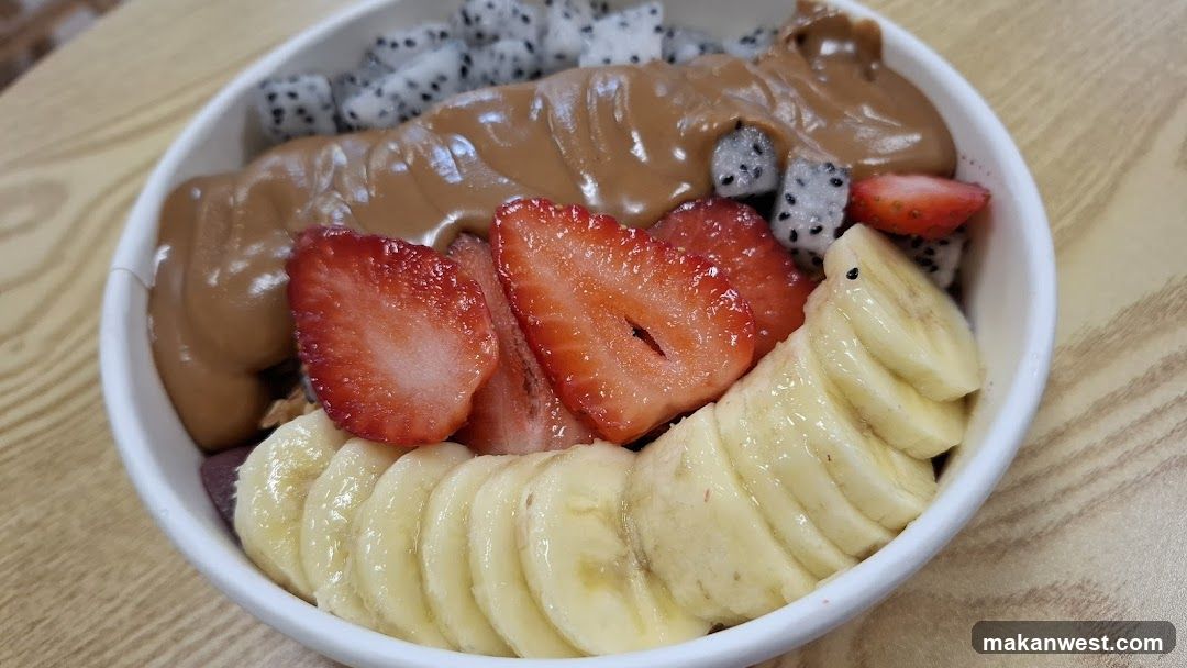 Acai Bowl with Fruits and Nut Butter