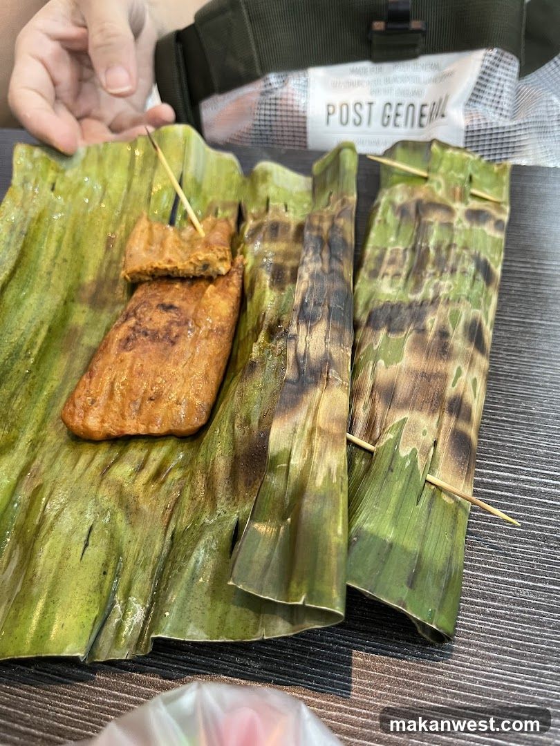 Food on banana leaf