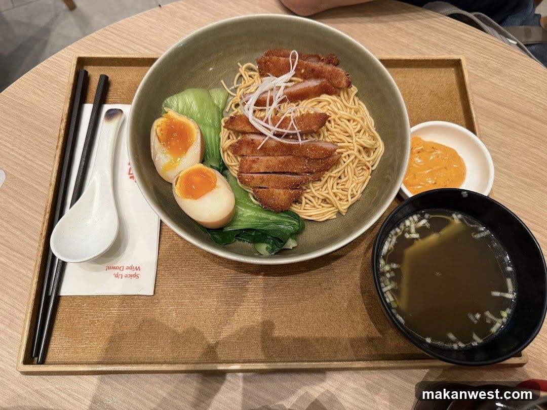 Noodle Dish with Pork and Eggs