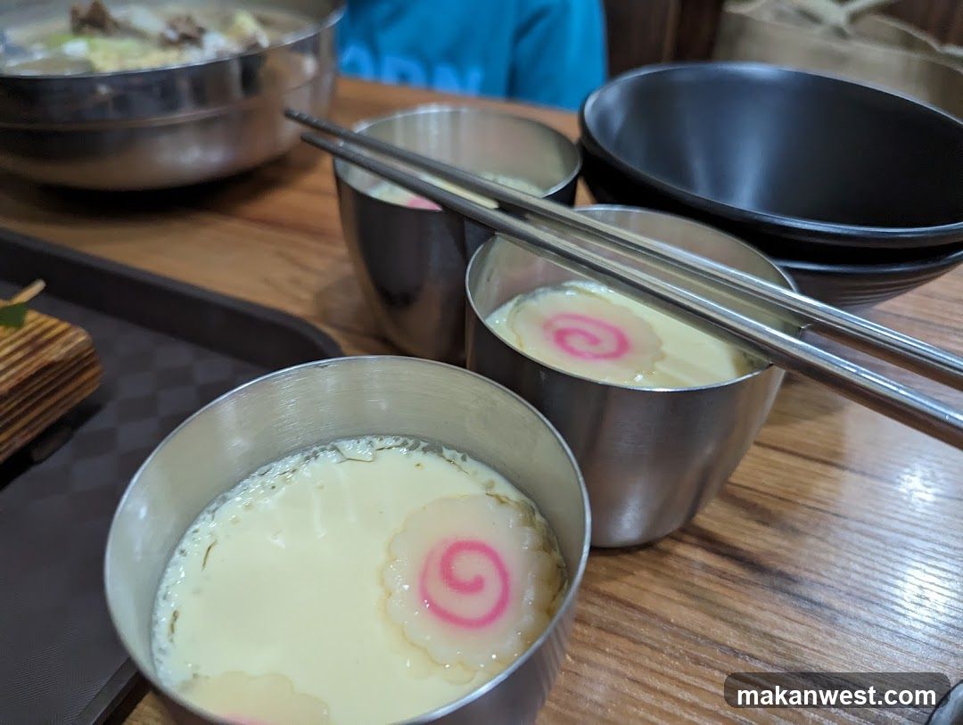 Steamed Egg Custard with Narutomaki