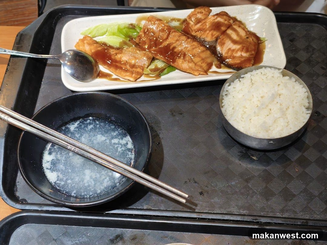 Salmon with Rice and Soup