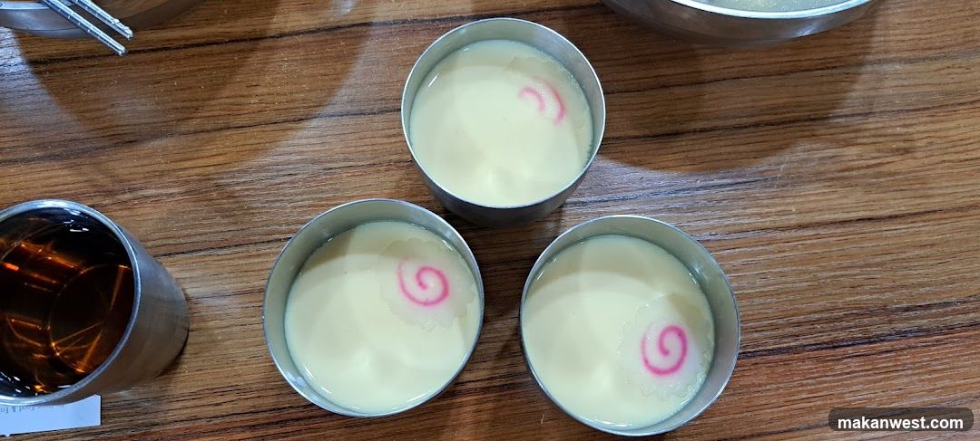 Chawanmushi with Narutomaki