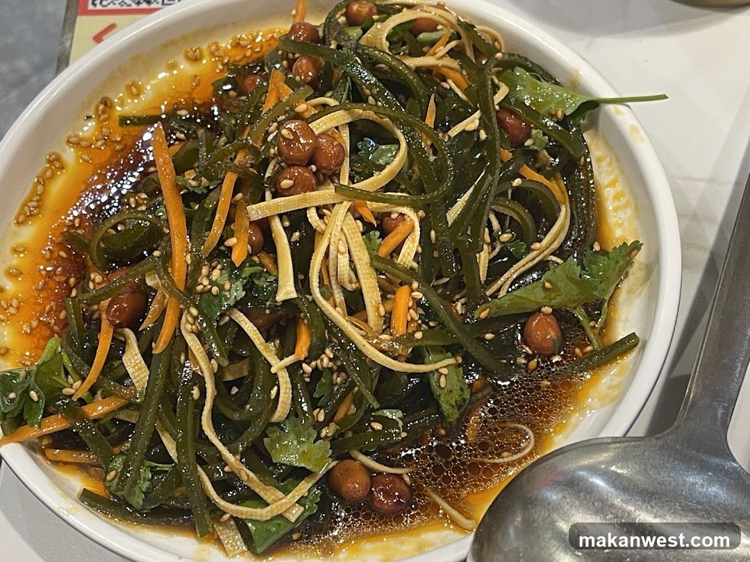 Seaweed Salad with Peanuts and Carrots
