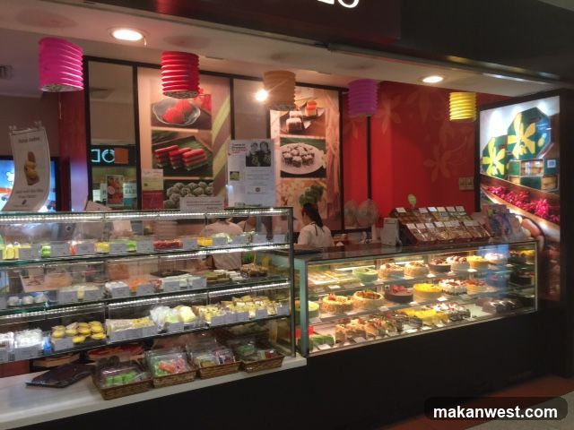 Dessert Shop Display