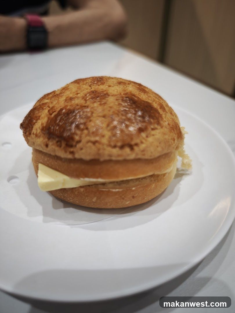 Pineapple Bun with Butter