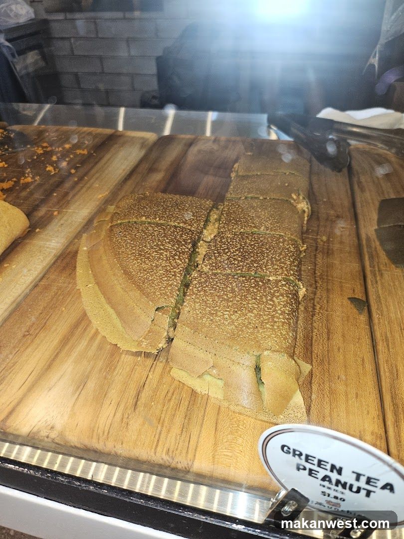 Green Tea Peanut Pastry