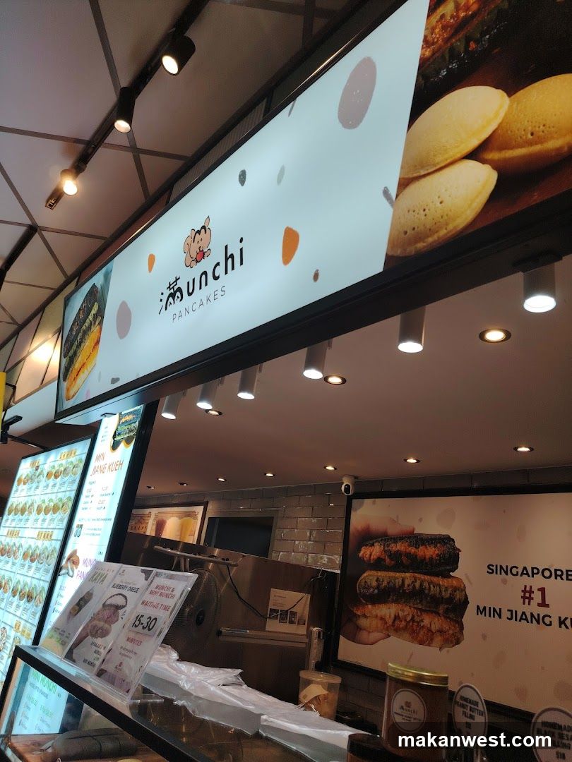 Munchi Pancakes Signage