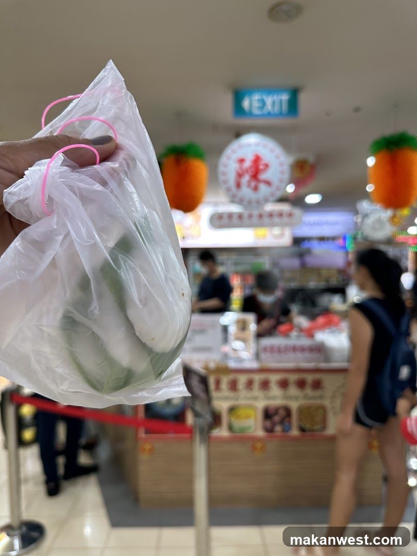 Food stall with takeaway bag