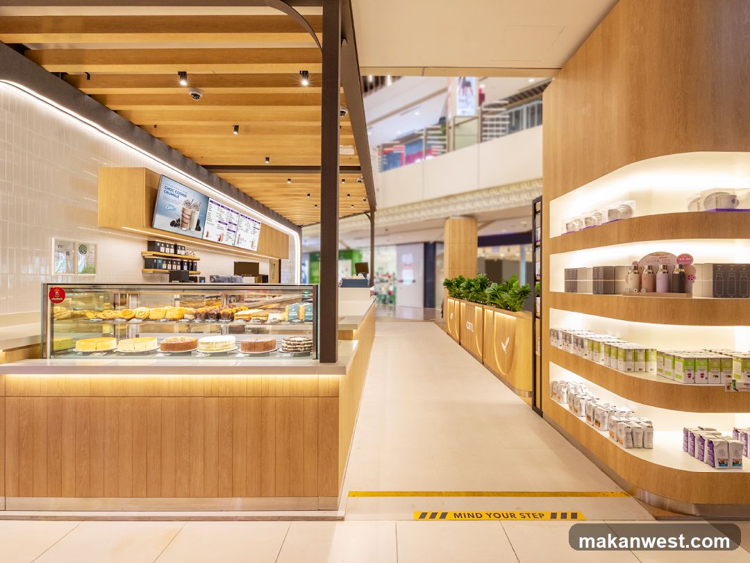 Bakery and retail display in a mall