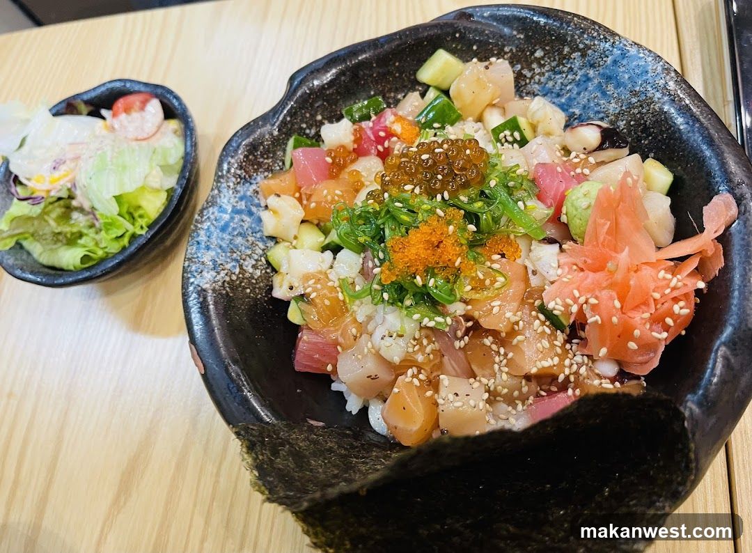 Poke Bowl with Side Salad