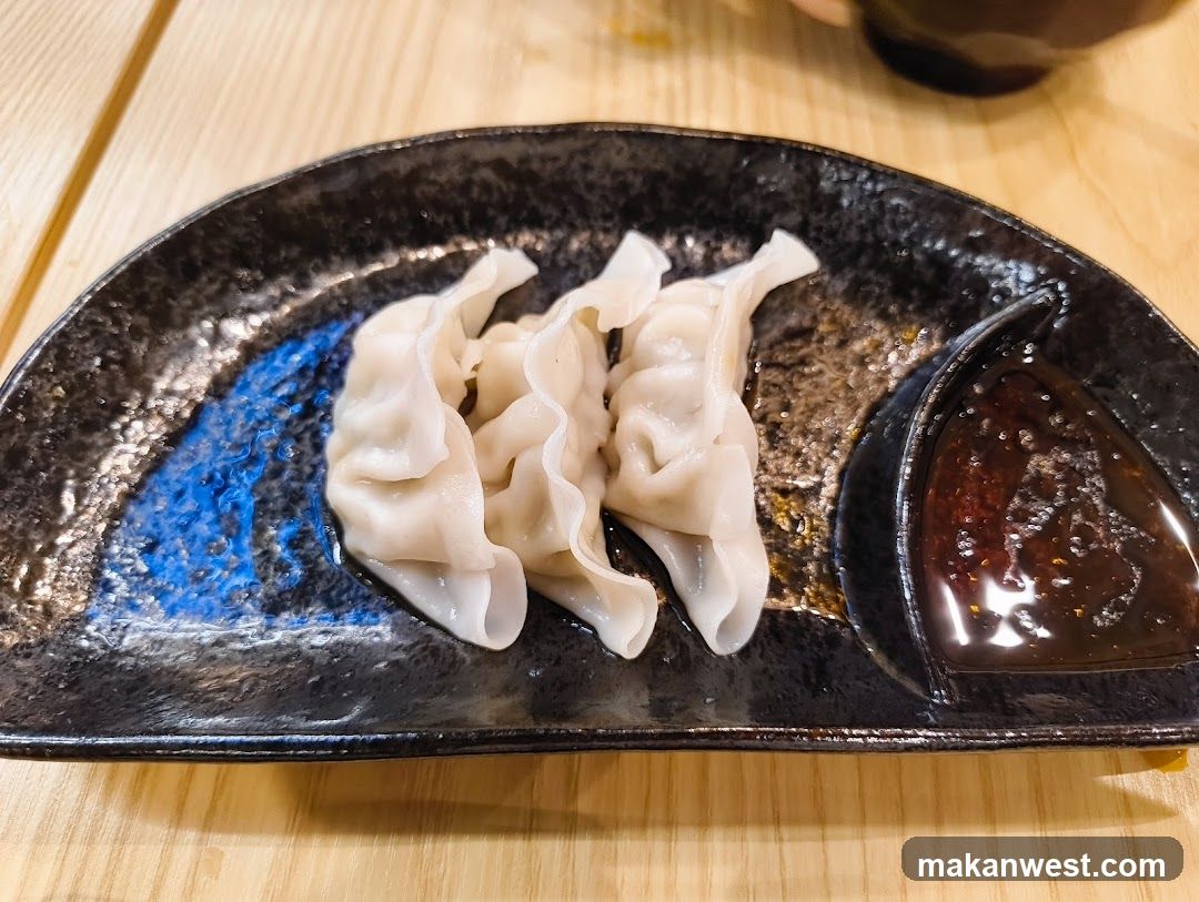 Dumplings with Dipping Sauce