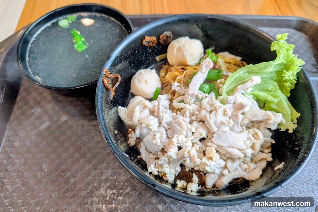 Noodles with Chicken and Soup