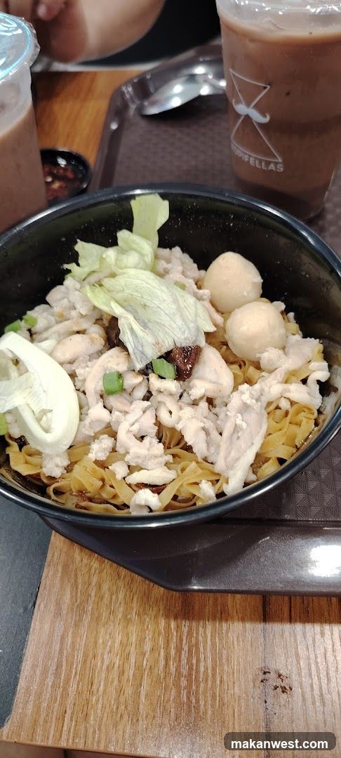 Noodles with Toppings and Drink