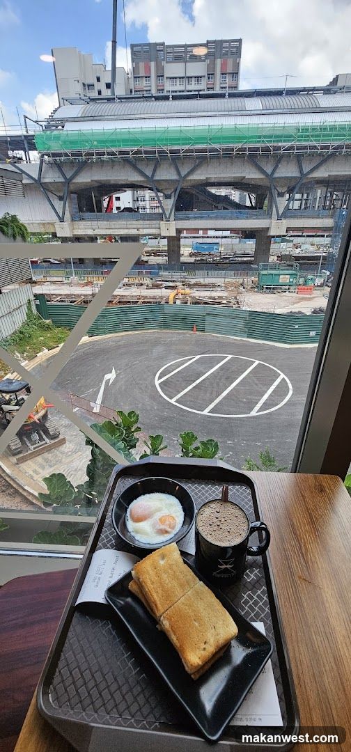 Breakfast with a view of construction