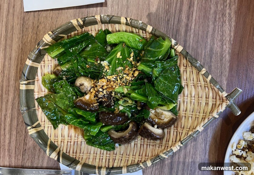 Stir-fried Greens with Mushrooms