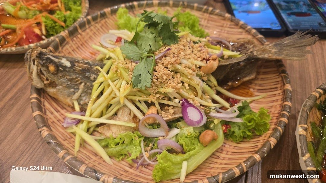 Fried Fish Salad