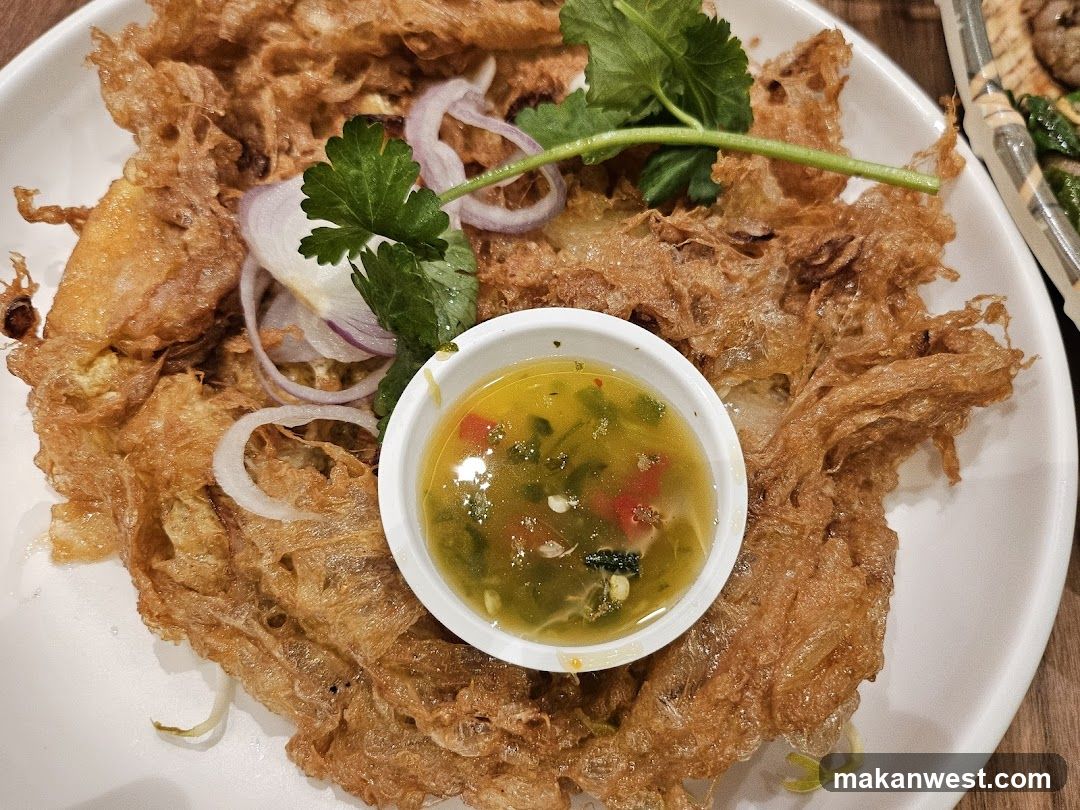 Crispy Omelet with Dipping Sauce