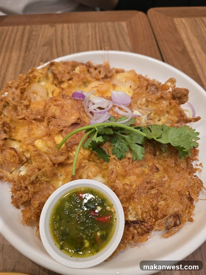 Crispy Omelette with Seafood and Dipping Sauce