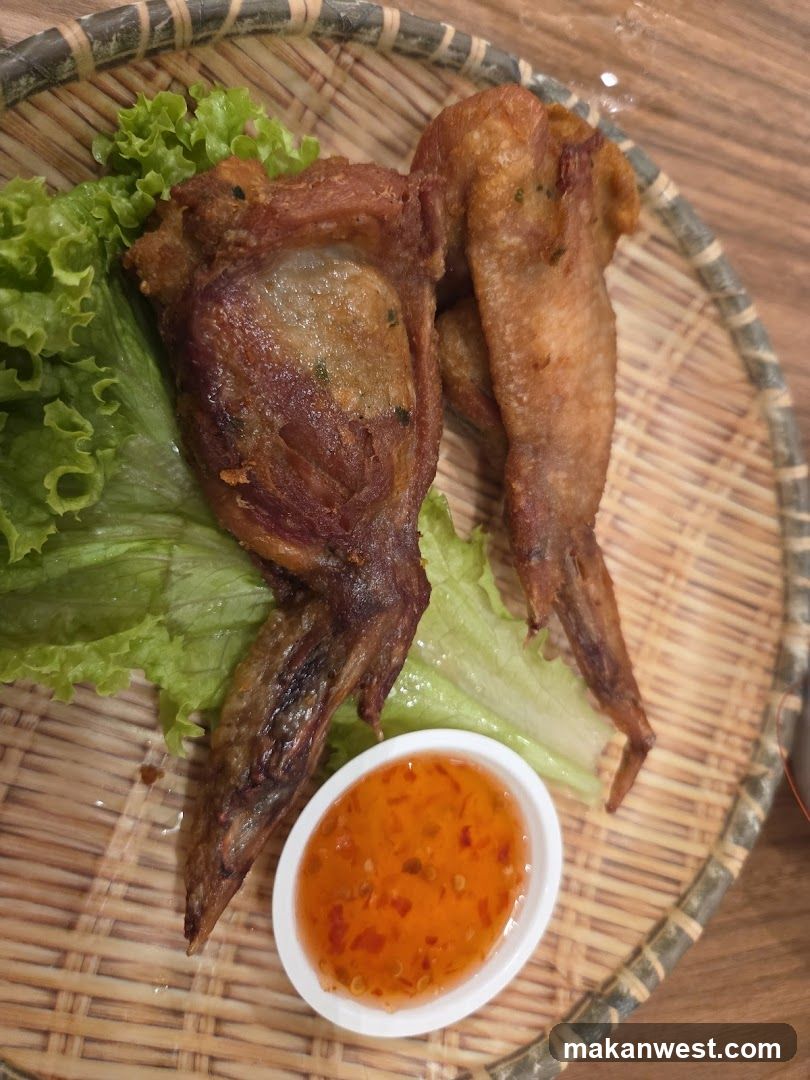 Fried Chicken Wings with Dipping Sauce