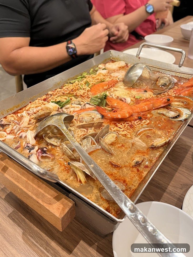 Seafood Noodle Hot Pot
