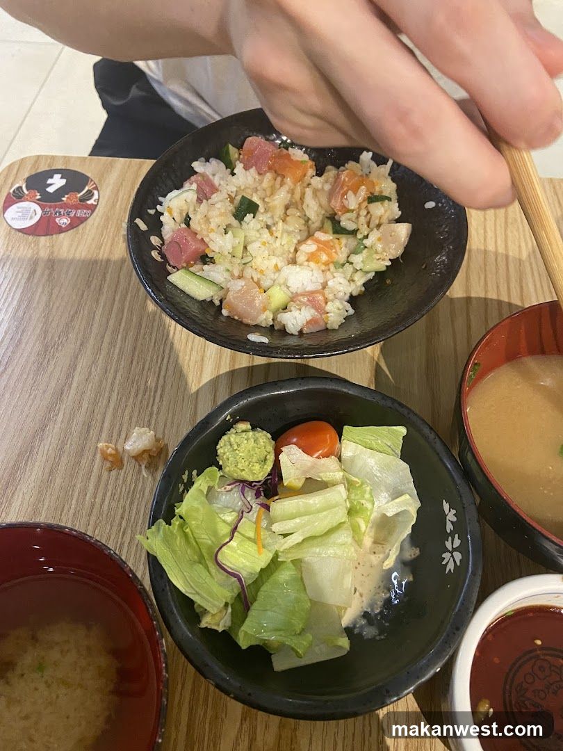 Chirashi Bowl and Salad