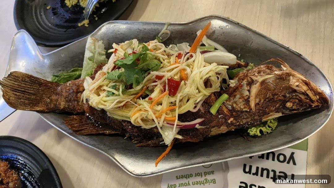 Fried Fish with Mango Salad