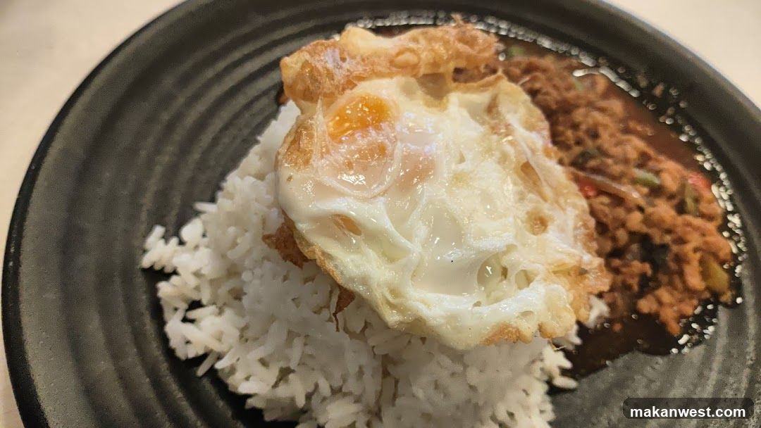 Minced Meat with Fried Egg and Rice