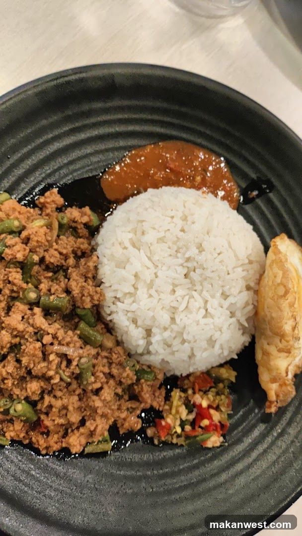 Minced Meat and Green Beans with Rice