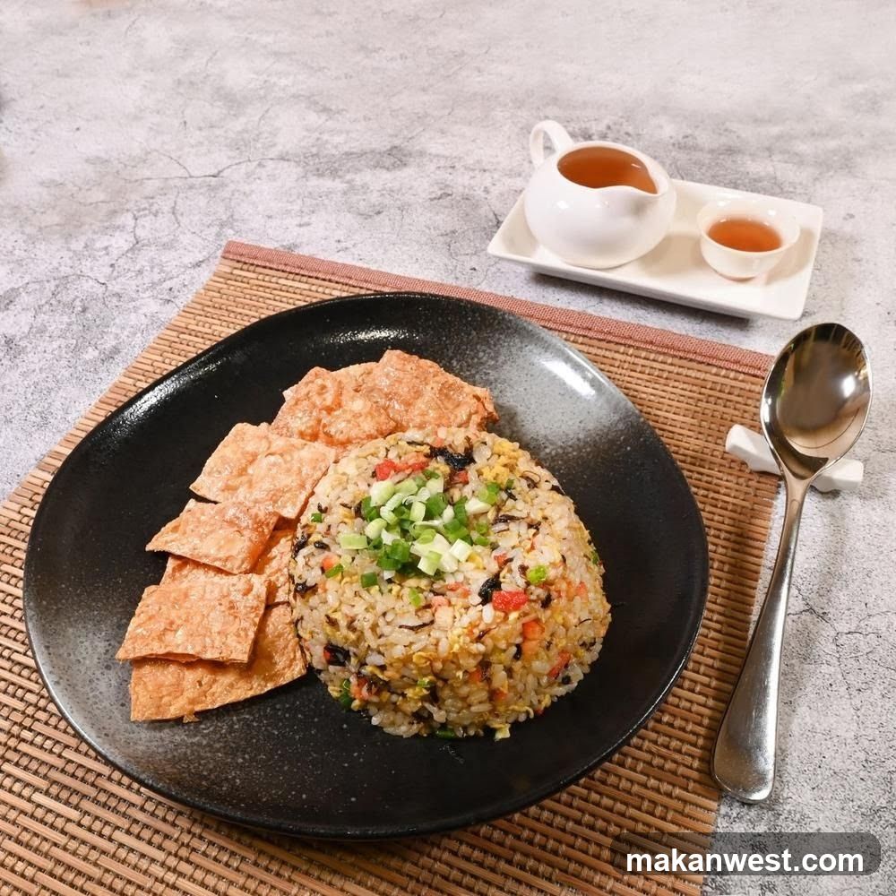 Fried Rice with Crispy Crackers and Tea