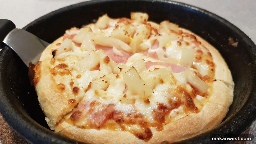 Mini Hawaiian Pizza