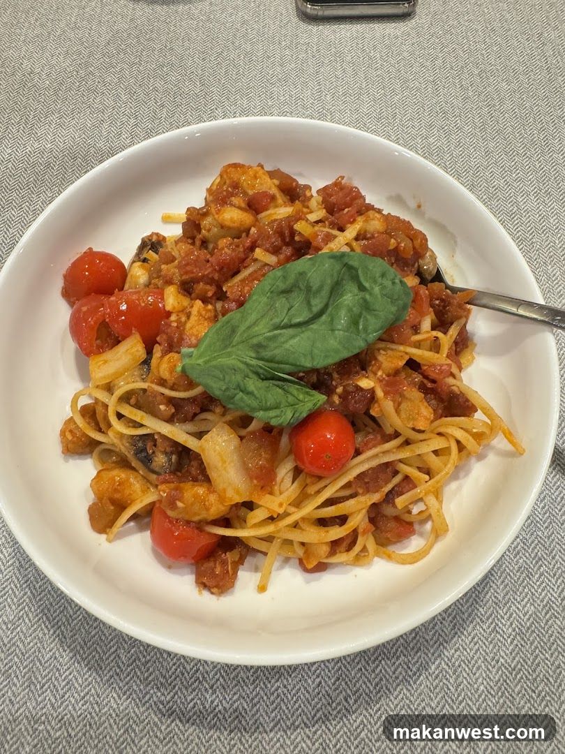 Pasta with Tomato Sauce and Basil
