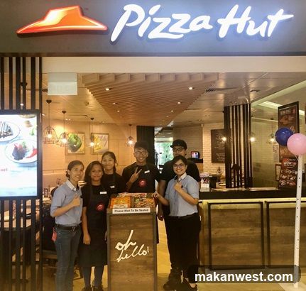 Pizza Hut Staff