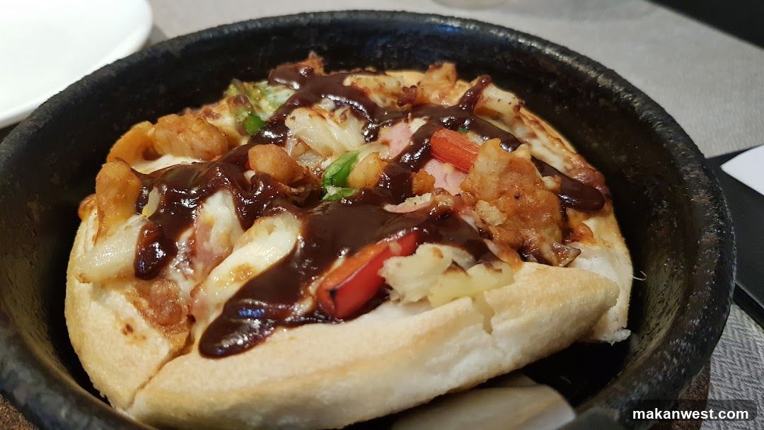 Pizza with BBQ Sauce