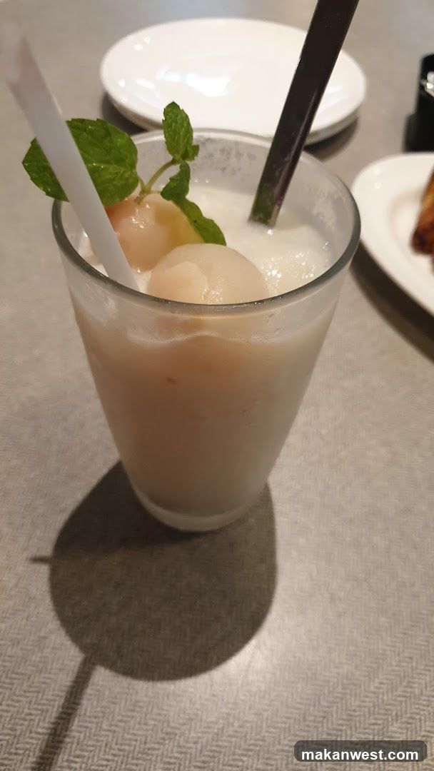 Lychee Drink with Mint