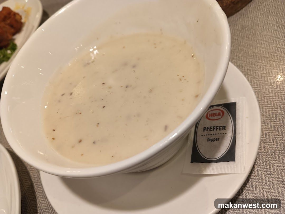 Creamy Soup with Pepper Packet