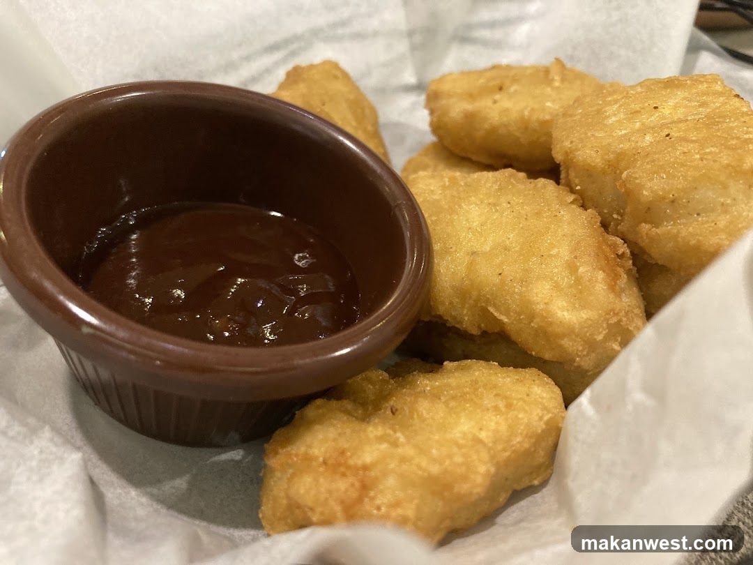 Chicken Nuggets with Dipping Sauce