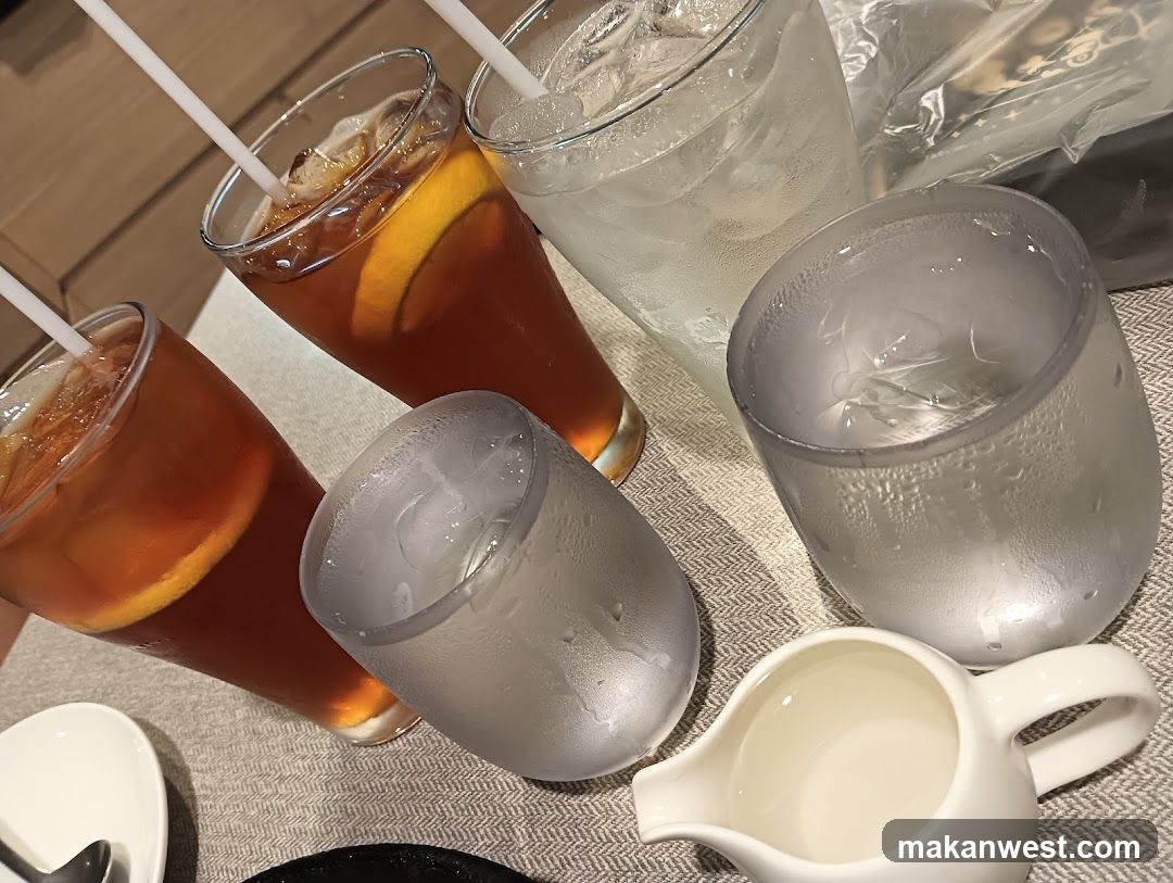Iced Drinks and Creamer