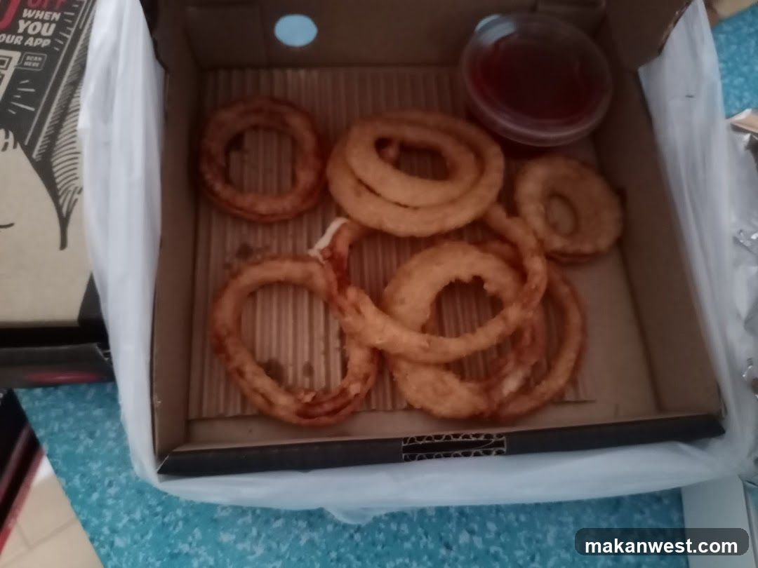 Onion Rings with Dipping Sauce