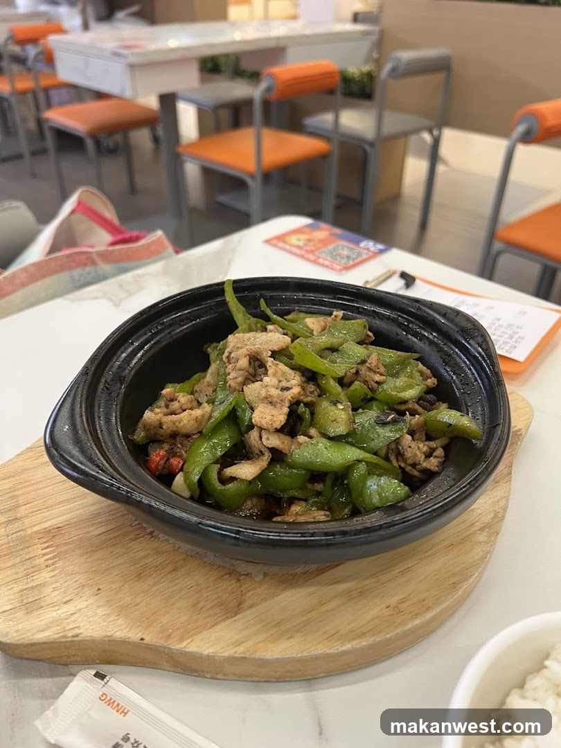 Stir-fried dish with peppers and meat