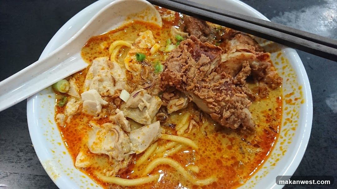 Curry Laksa with Fried Chicken