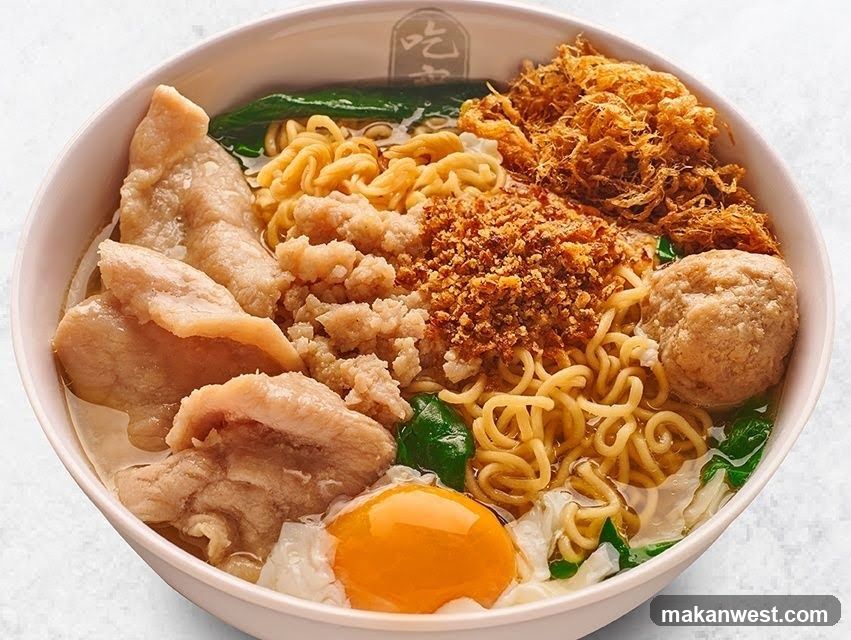 Noodle Soup with Pork and Egg