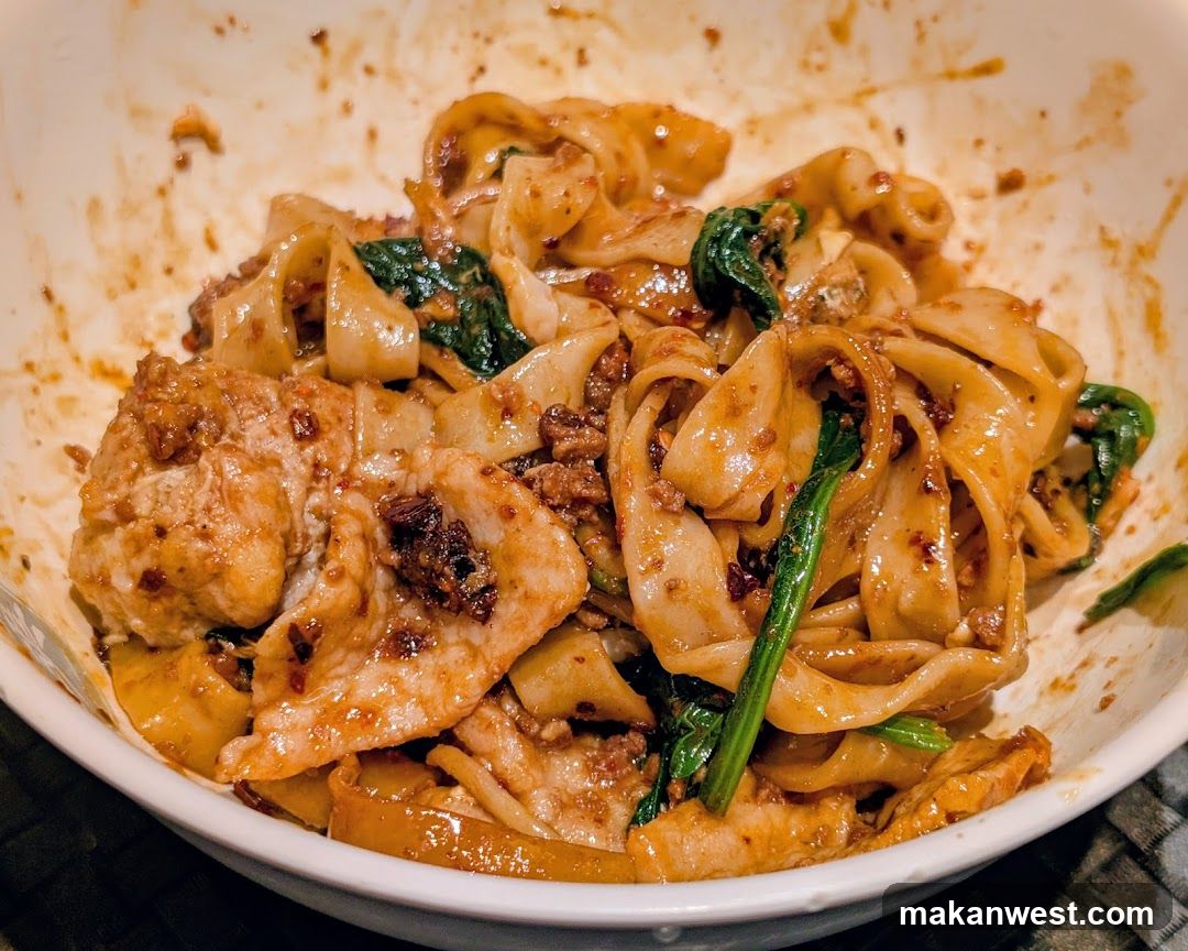 Noodles with Meat and Greens