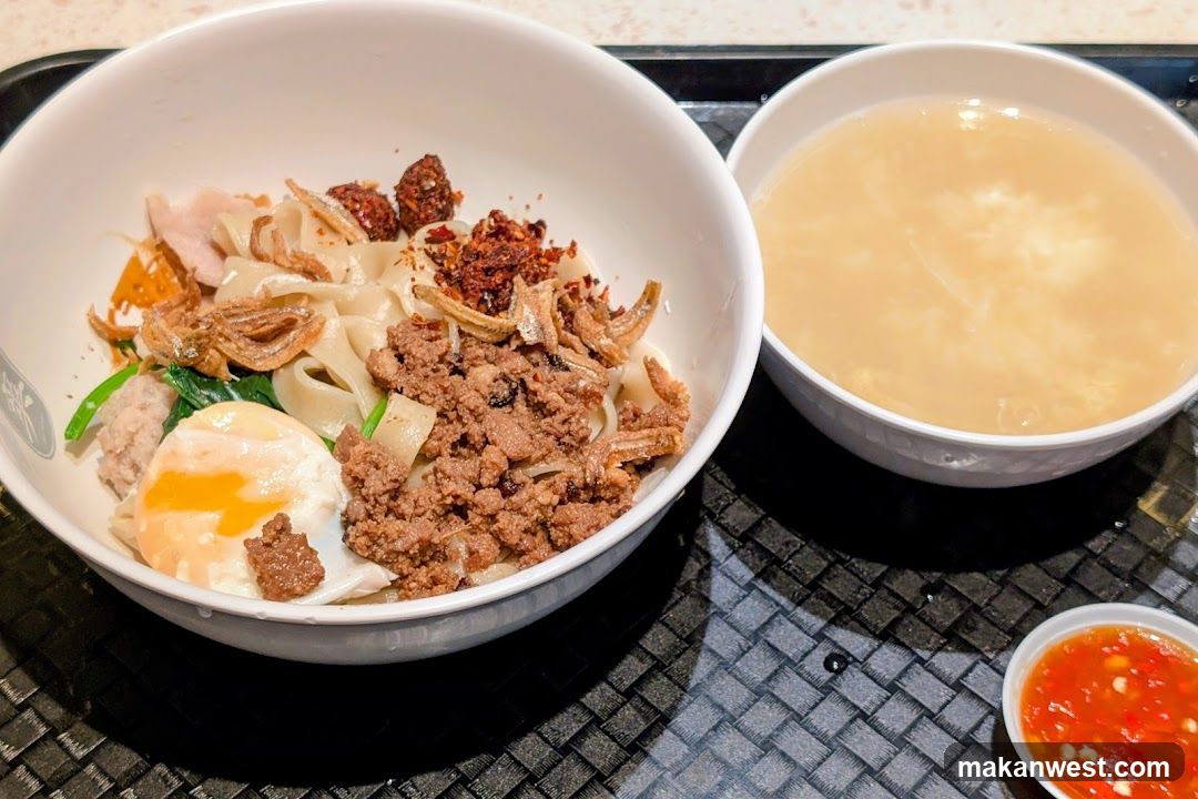 Noodles with Toppings and Soup