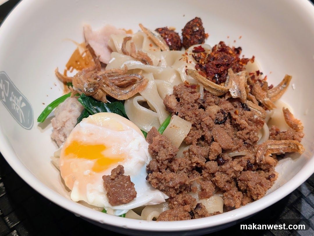 Noodles with Toppings