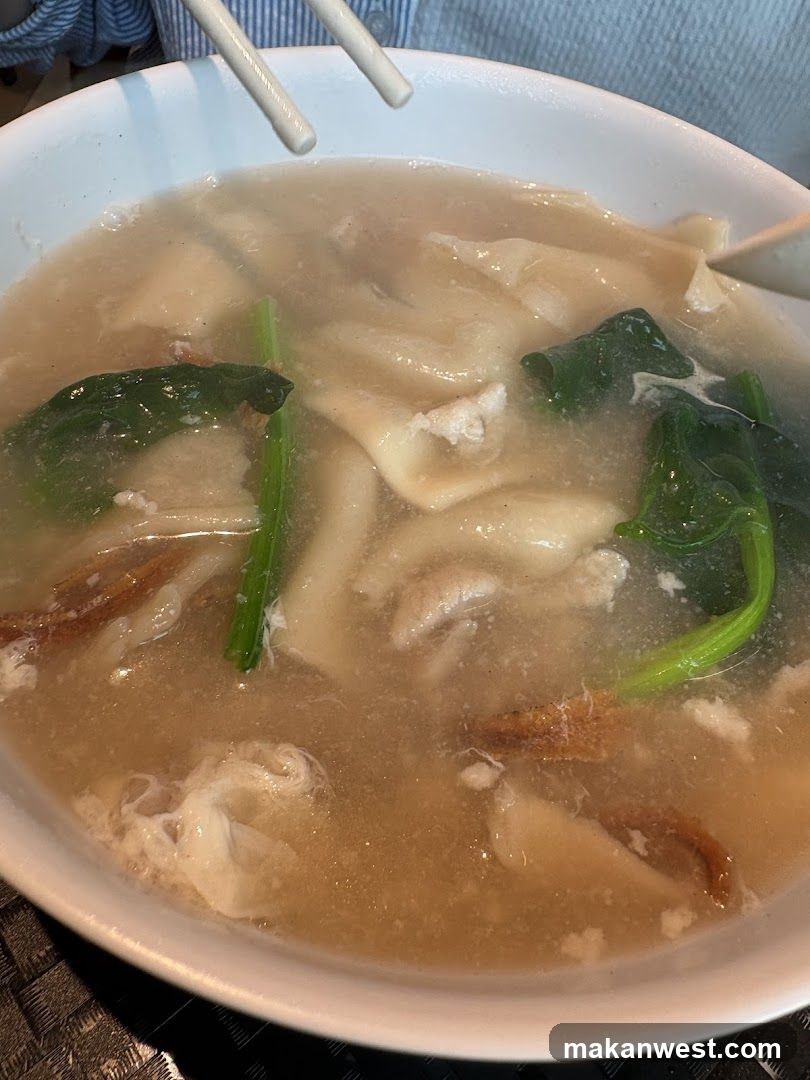 Noodle Soup with Spinach and Meat