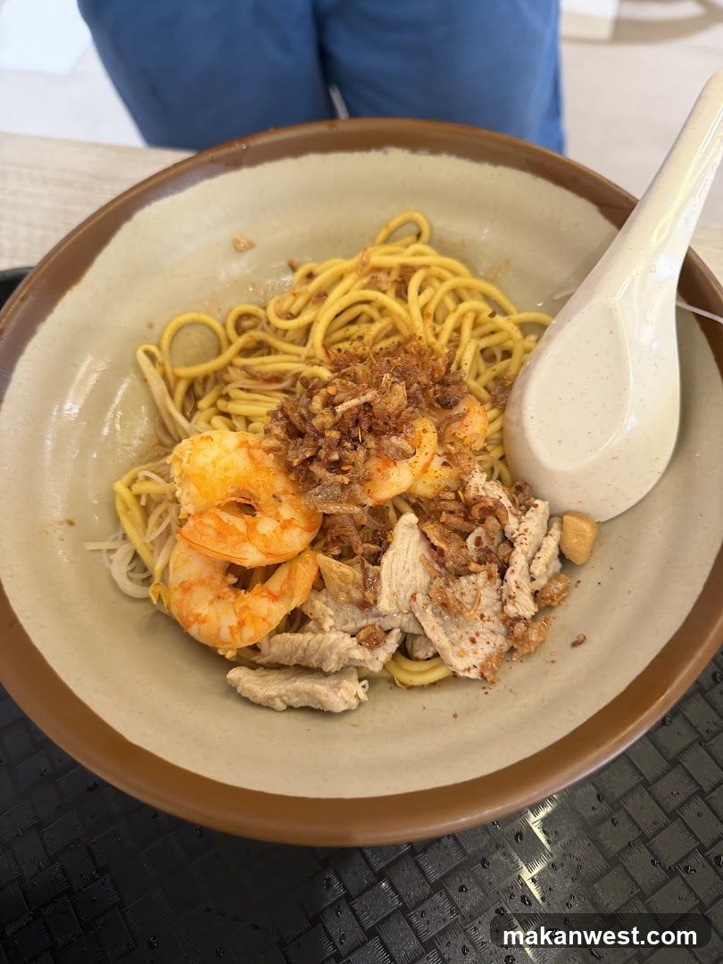 Noodle Dish with Shrimp and Pork