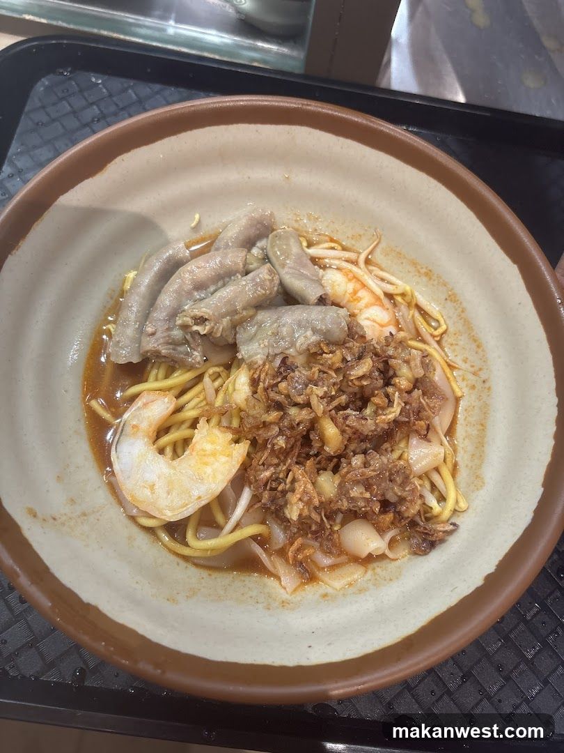 Noodle Dish with Intestines and Shrimp