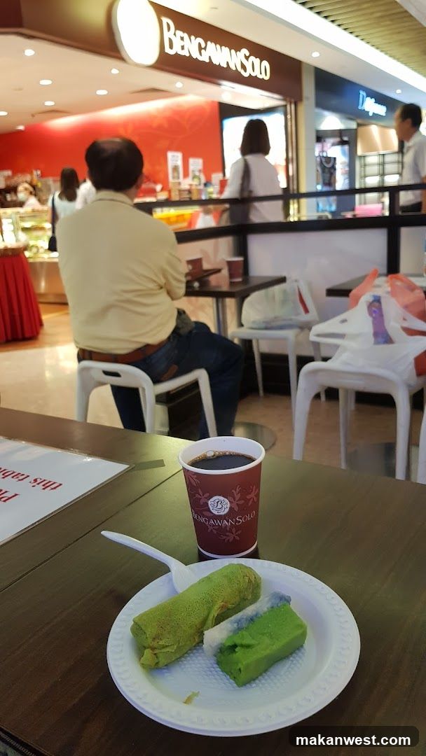 Coffee and Desserts at Bengawan Solo